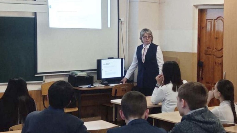 С помощью центра «Работа России» 83 вурнарских школьника получили возможность подзаработать в свободное от учебы время