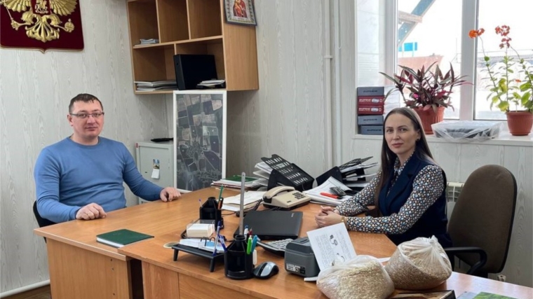 Яльчикский центр «Работа России» в 2024 году планирует трудоустроить на общественные работы порядка 20 безработных