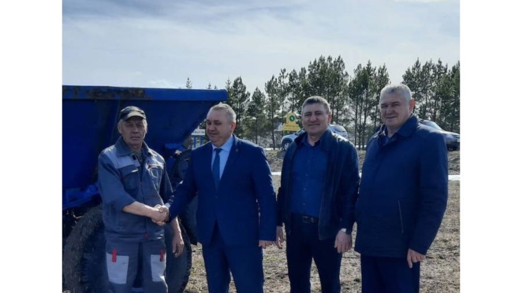 В хозяйствах Комсомольского МО продолжаются весенние полевые работы