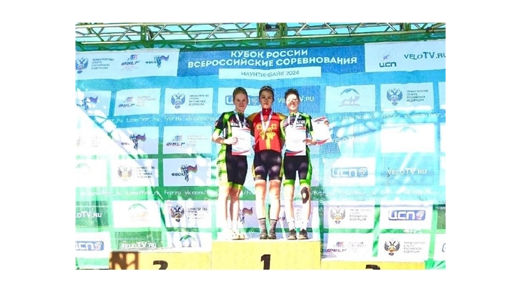 Семенова Элина выиграла золотую медаль на Всероссийских соревнованиях по маунтинбайку в дисциплине «гонка с выбыванием»
