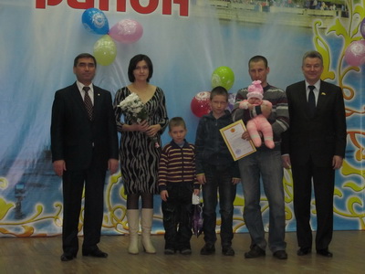 08:09 В Ленинском районе г.Чебоксары состоялось торжественное вручение сертификатов на республиканский материнский (семейный) капитал