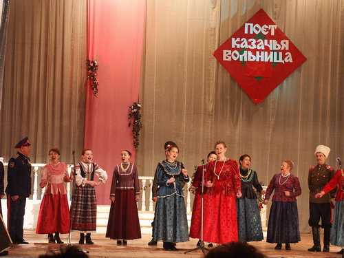 Ансамбль казачьей песни «Вольница» покорил сердца зрителей особым народным звучанием и веселым задором