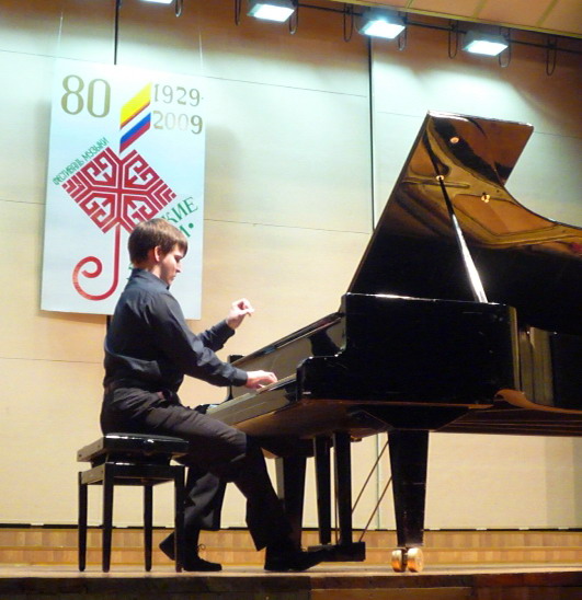 В Чебоксарском музыкальном училище им. Ф.П. Павлова состоялся концерт пианиста Александра Шайкина