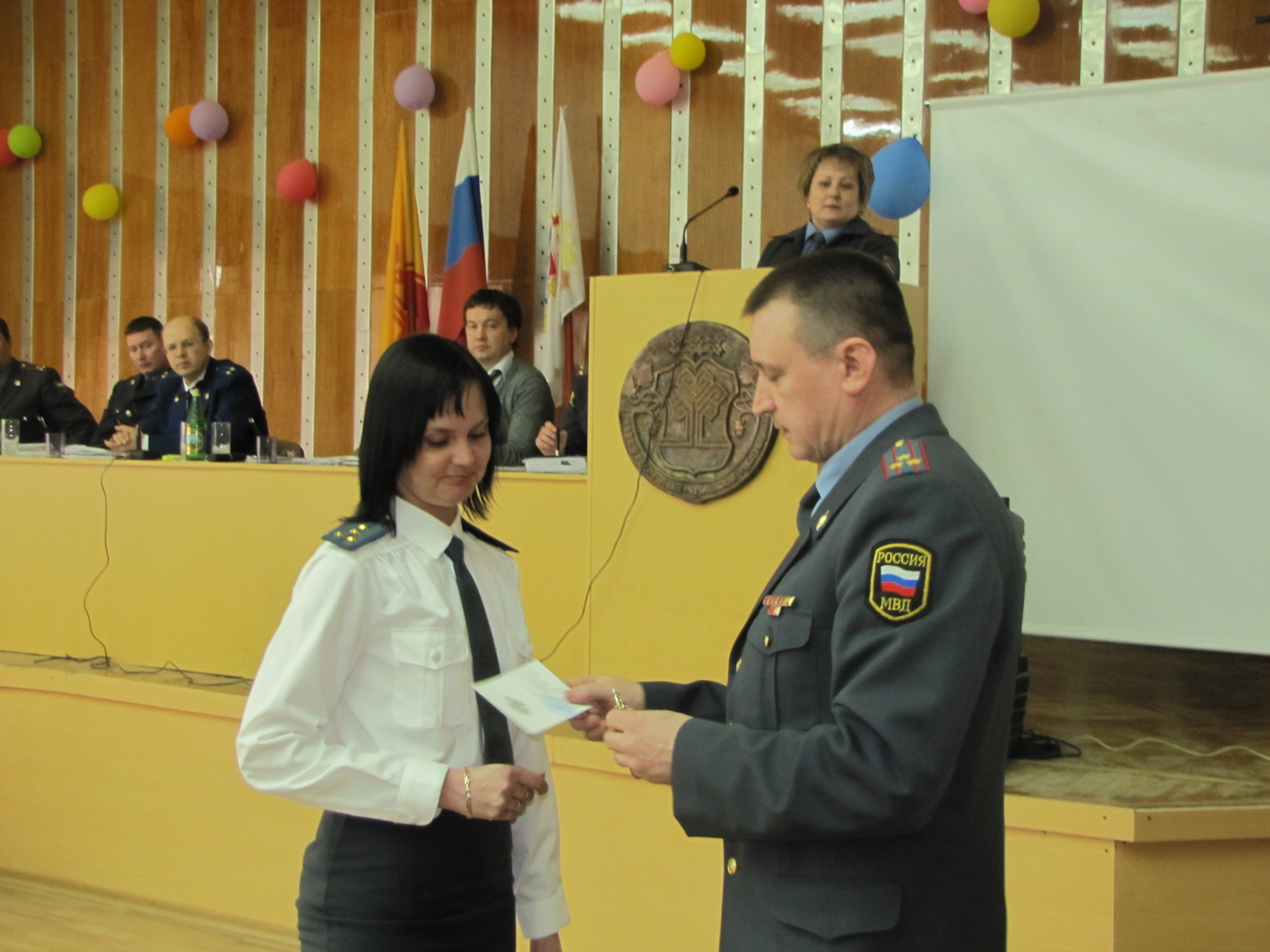 Лучшим следователям отделов милиции № 4 и № 5 УВД по г.Чебоксары вручены награды 