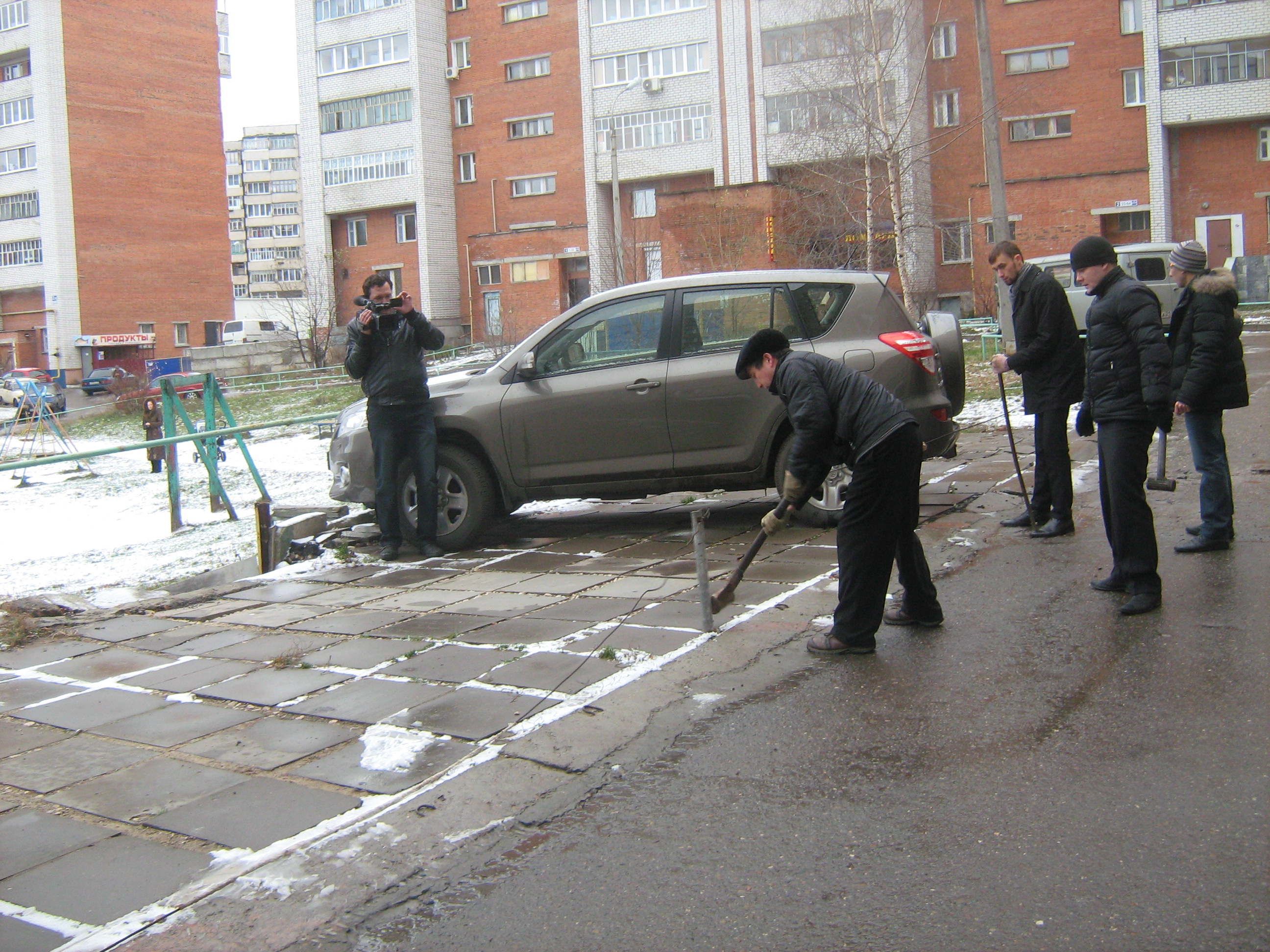 12:00 Московский район г.Чебоксары: установка парковочных блокираторов во дворах незаконна