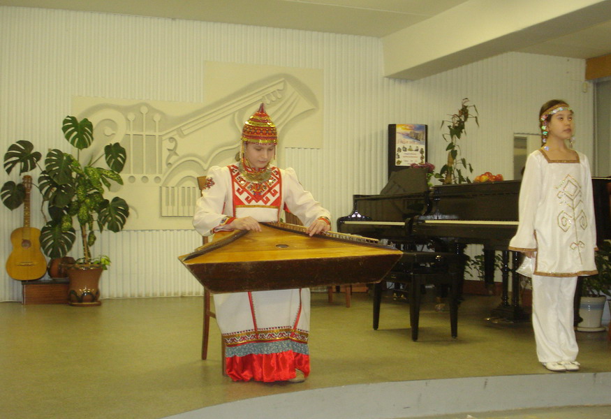 В Чебоксарской детской музыкальной школы № 4 им. Ходяшевых состоялся концерт «Я люблю свою землю!»