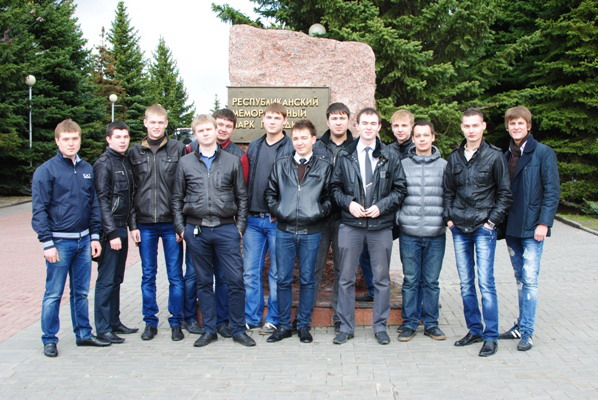 Студенты Чебоксарского кооперативного института приняли участие в автопробеге «Ваш подвиг не забыт…»