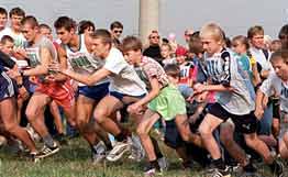 Газпром будет и впредь поддерживать развитие детского и юношеского спорта в России - Миллер  