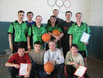 В Балдаевской СОШ состоялся турнир по баскетболу среди выпускников школы 
