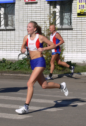 14:21 Во Всероссийский день бега  в Алатыре на старт вышли 1700 любителей здорового образа жизни