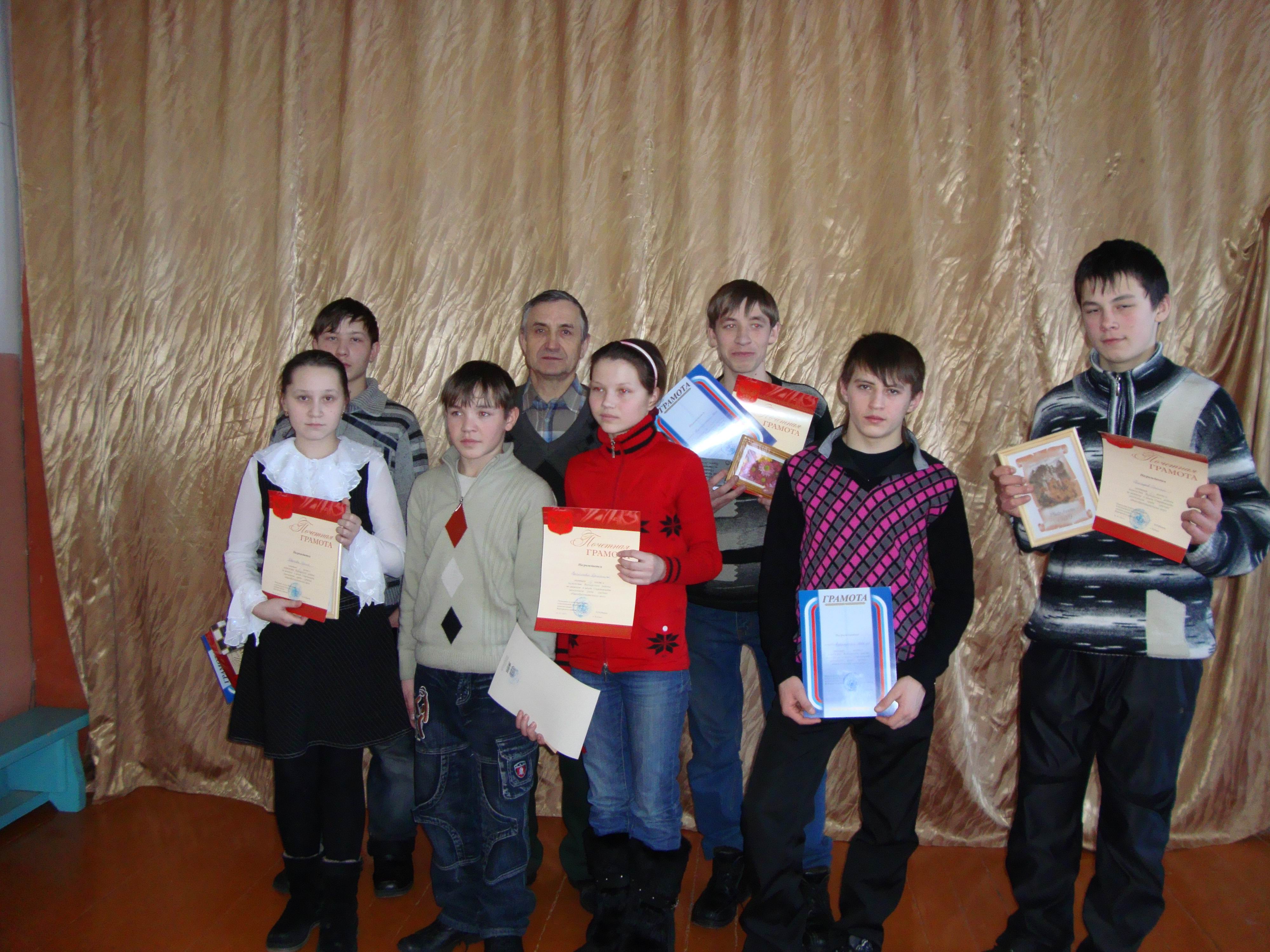 В районных  соревнованиях по шашкам  победила команда Вурнарской школы №1 