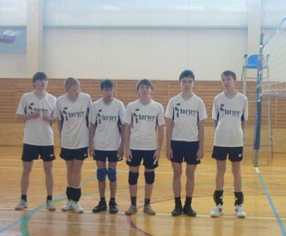 В первенстве района по волейболу среди школьников  победила команда Вурнарской школы №1  