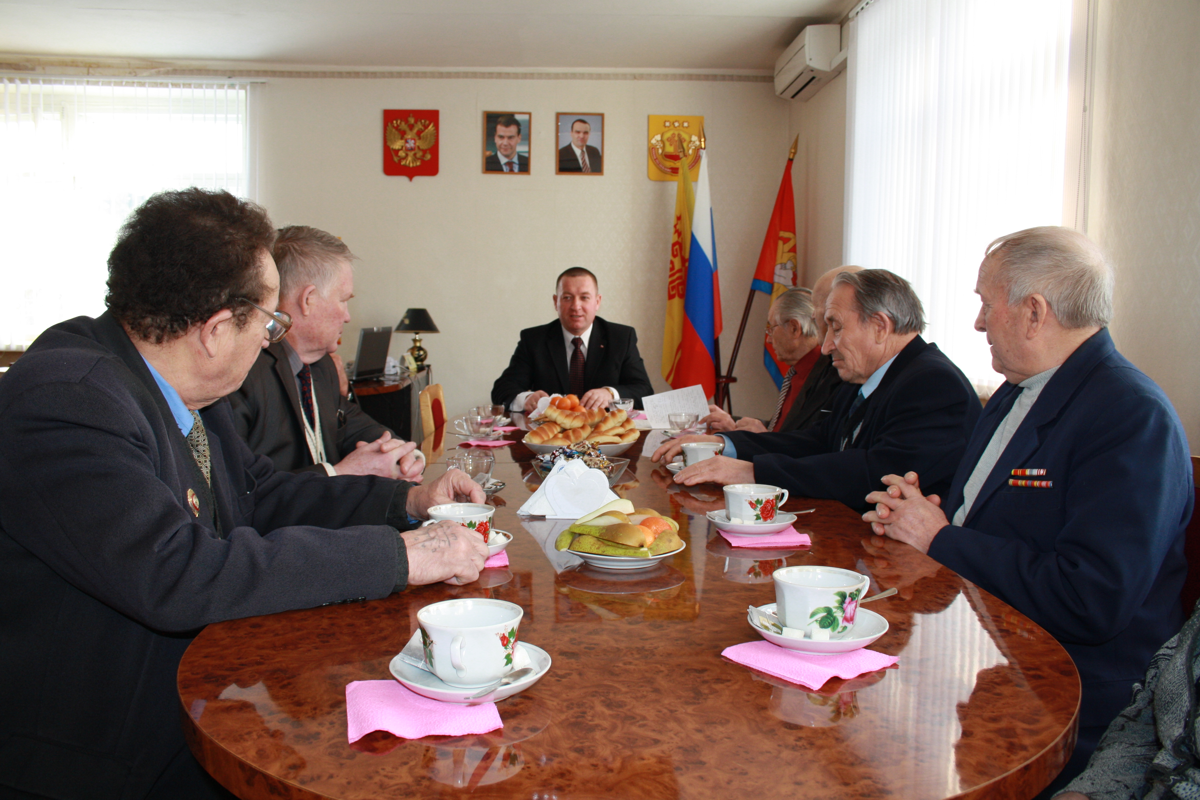 14:20 Встреча ветеранов с главой администрации Красночетайского района