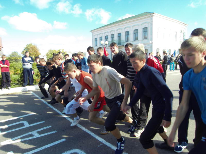 10:54 Мариинско-Посадский район: на старт районного этапа всероссийского дня бега «Кросс нации-2010» вышли более 500 любителей бега