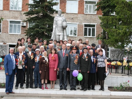 11:15  В Яльчикском  районе торжественно отметили 67-ю годовщину Великой Победы