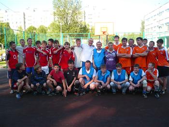 Команда по мини – футболу «Центр - 2» посвящает свою победу Дню Республики