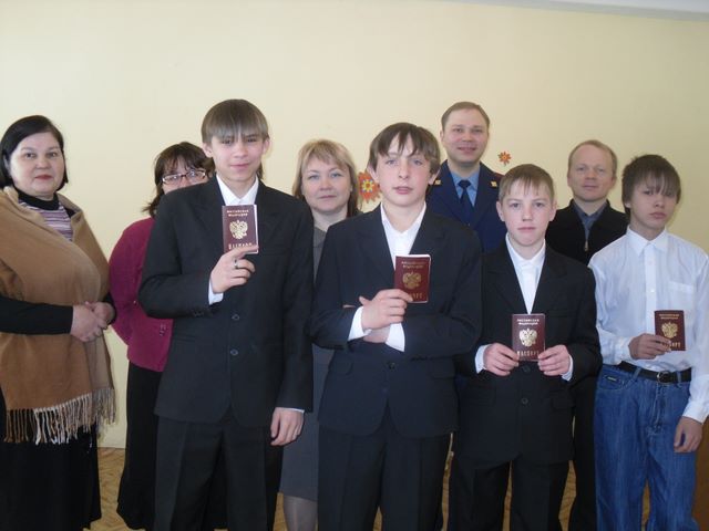 Сегодня воспитанникам Чебоксарского детского дома вручены первые «взрослые» документы 