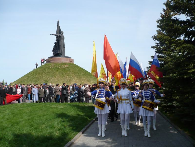 13:26 9 мая в Мемориальном Комплексе «Победа» пройдет церемония возложения цветов и венков к Монументу Славы 