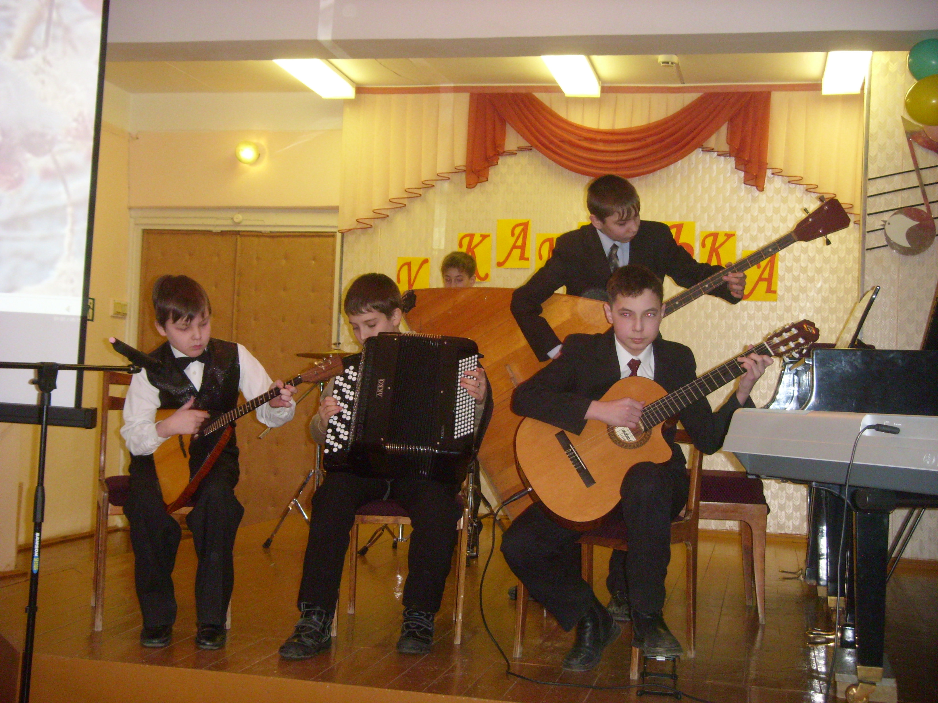 В Чебоксарской детской музыкальной школе № 5 прошли традиционные вечера классической музыки и романсов «У камелька»