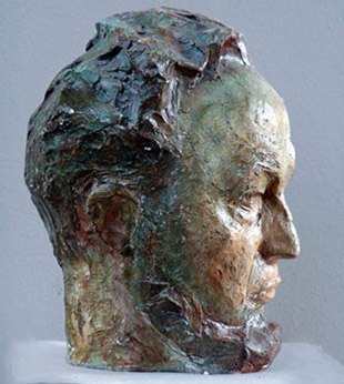 Выставка пополнилась уникальным скульптурным портретом Петра Хузангая