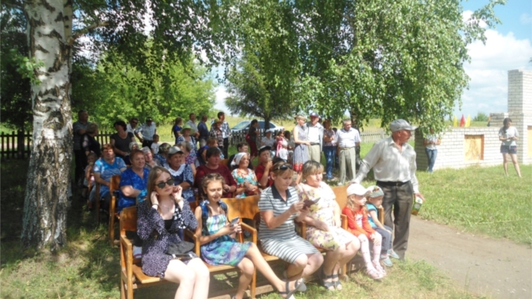 14 июля состоялся выездной эстрадный концерт Аликовского районного Дома культуры в село Тенеево