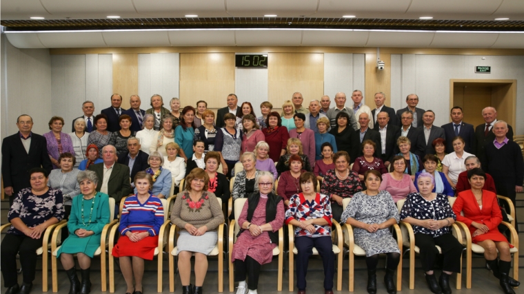 Ветеранов органов исполнительной власти Чувашии поздравили с Международным днем пожилых людей