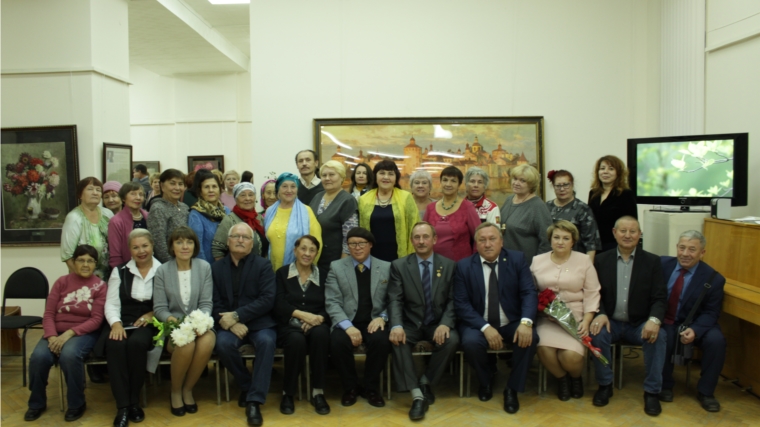 5 октября в Художественном музее города Новочебоксарска открылась уникальная выставка «Сергей Андрияка и студенты Академии акварели и изящных искусств».