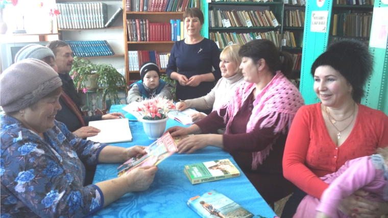 В Ишпарайкинской сельской библиотеке совместно с Ишпарайкинским сельским клубом провели литературный вечер «Мама как солнце, одна лишь бывает».