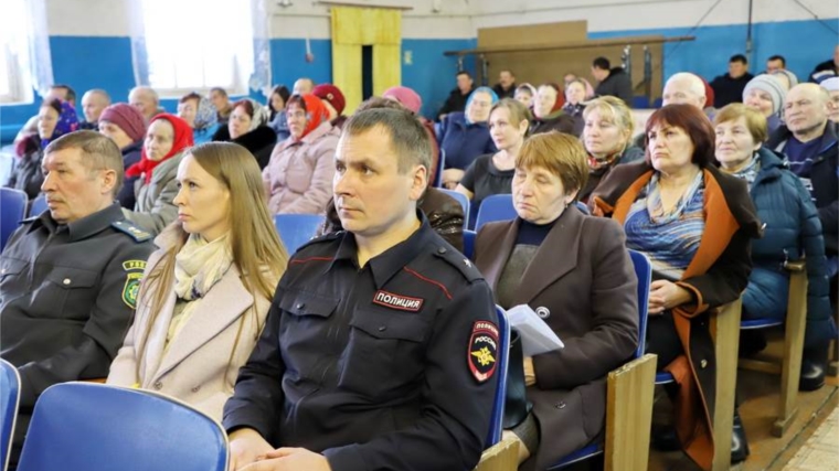 В рамках Единого информдня состоялась встреча местной власти с населением д.д.Новое Изамбаево и Твеняшево