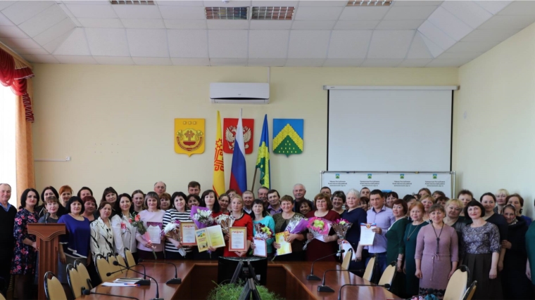 В Комсомольском районе работников культуры поздравили с профессиональным праздником