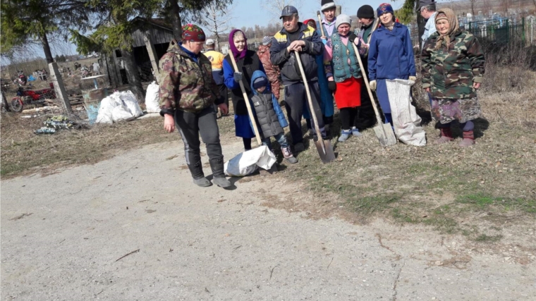 Жители д.Тури-Выла Раскильдинского сельского поселения подготовили кладбище к Троице