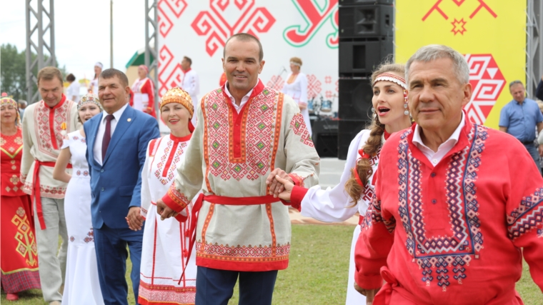 Глава Чувашии Михаил Игнатьев в Татарстане принял участие во Всероссийском празднике чувашской культуры «Уяв»