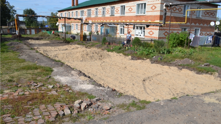 В селе Порецкое продолжаются работы по реализации проекта федеральной программы «Формирование cовременной городской среды»