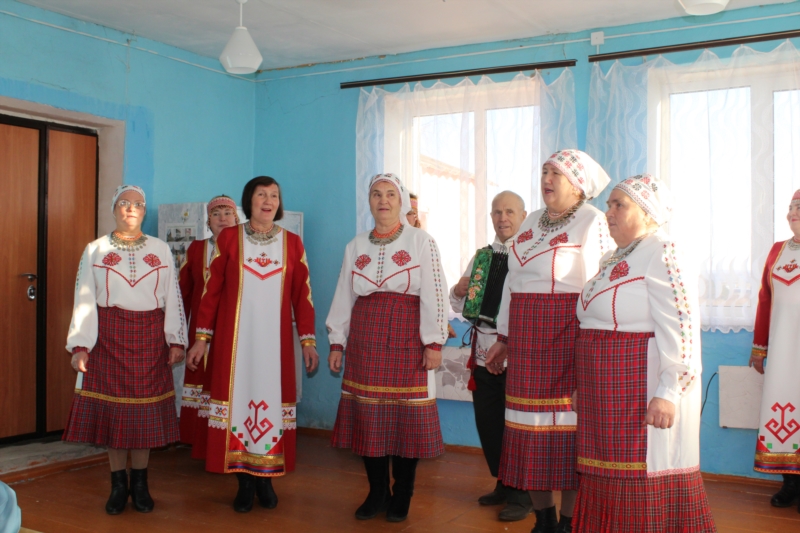 День матери в сельском клубе. Ачакасинское сельское поселение Канашского района фотоархив. Деревня Елмачи Канашского района. Деревня Юманзары Канашский район Чувашия. Школа Елмачи Канашского района Чувашской Республики.