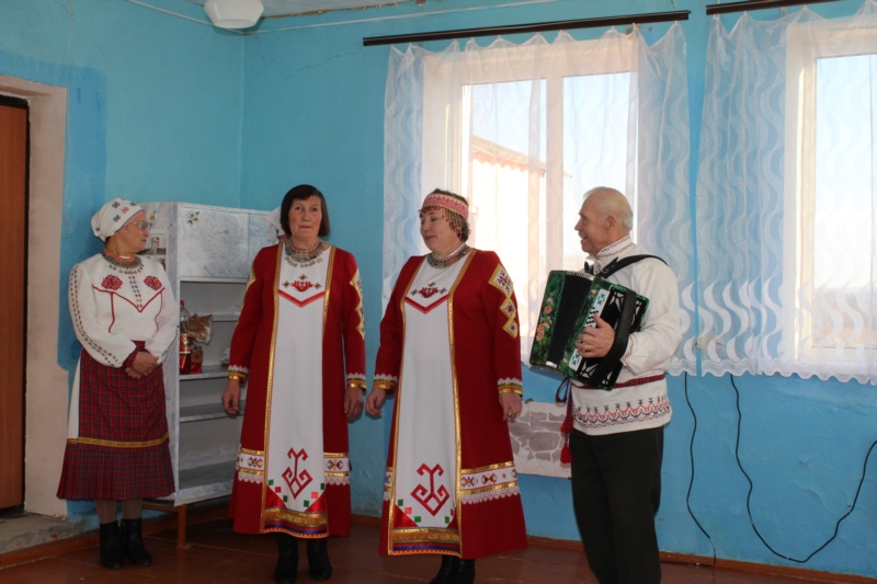 День матери в сельском клубе. Ачакасинское сельское поселение Канашского района. Деревня Елмачи Канашского района. Елмачи Канашский Чувашия. Дер Кармамеи Канашского р-на Чувашской Республики.