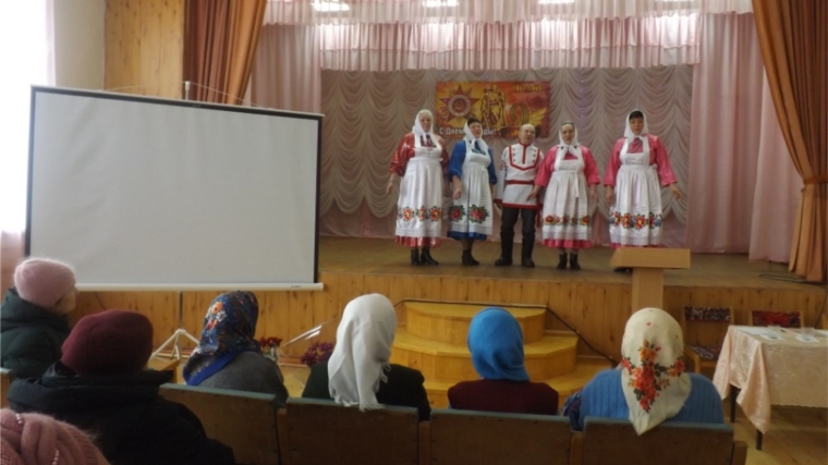 Артисты Новобайбатыревского СДК поздравили тружеников тыла