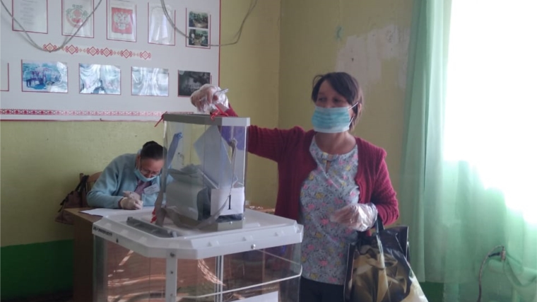 В Янгорчинском сельском поселении продолжается голосование по поправкам в Конституцию РФ