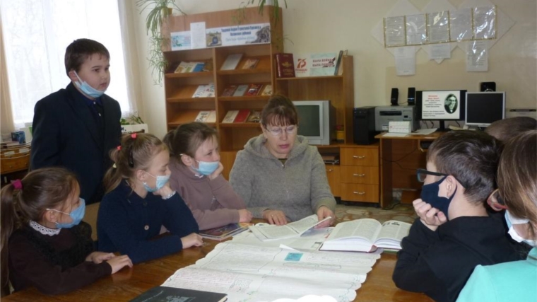 Познавательный час «Люди науки малой родины» в Асановской сельской библиотеке