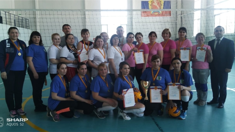 Начались районные соревнования по волейболу среди команд первичных профсоюзных организаций - работников сферы образования