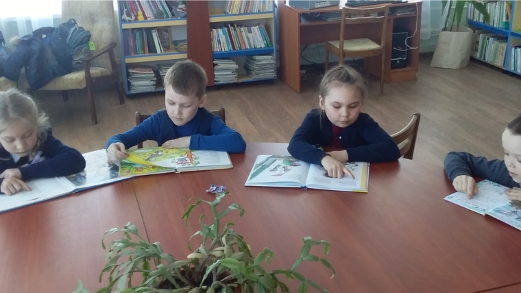В Туванской сельской библиотеке им. Г. Федорова для активных читателей были проведены краеведческие чтения "Иван Яковлев - детям"