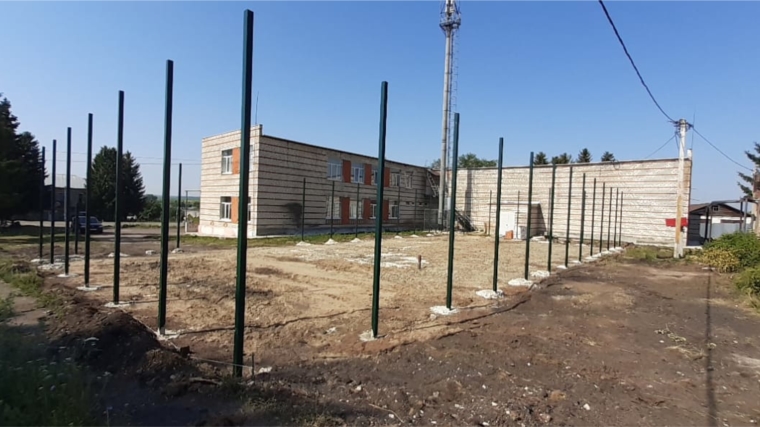 В рамках инициативного бюджетирования в 2021 году начата работа по строительству спортивной площадки с резиновым покрытием в с.Яншихово-Норваши