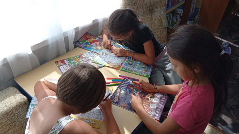 В Туванской сельской библиотеке им. Г. Федорова прошел веселый калейдоскоп по детским журналам «Пресса от недуга и стресса»