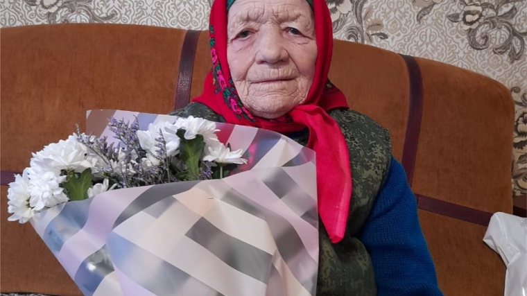 90 лет юбилей отметил жительница д. Молгачкино Андрюшкина Евгения Васильевна