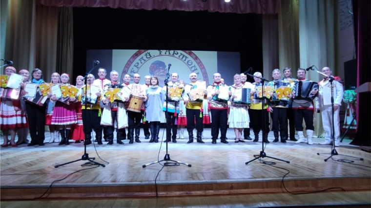 Фестиваль гармонистов и исполнителей на национальных музыкальных инструментах "Играй гармонь, звени частушка…!"
