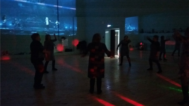 Танцевальная вечеринка в Янтиковском доме культуры