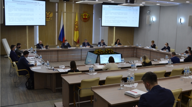 Олег Николаев: Меры поддержки граждан должны помогать увеличить доходы до уровня выше прожиточного минимума