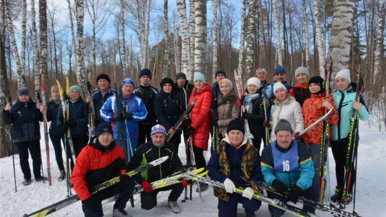 Работники администрации поселения приняли участие в сдаче норм ГТО по лыжным гонкам