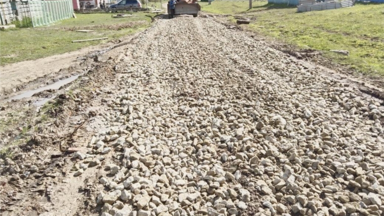 В рамках поддержания состояния уличных грунтовых дорог проведены ремонтные работы дорог.