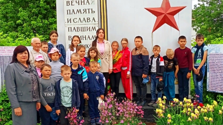 Акция "Свеча памяти" в Большеяниковском сельском поселении