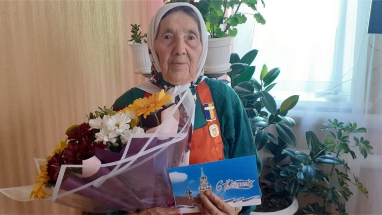 90-летний юбилей отметила труженица тыла Елена Яковлевна Капитонова